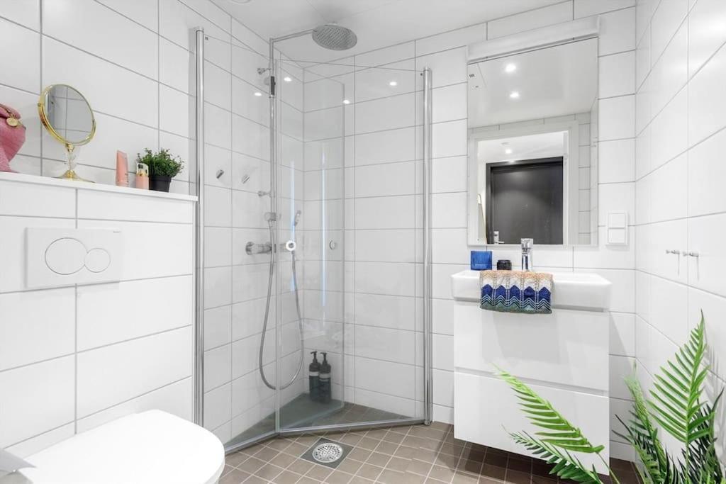 Scandpoint Apartment Fornebu Near Sea Front With Outdoor Walk! Stabekk Zewnętrze zdjęcie